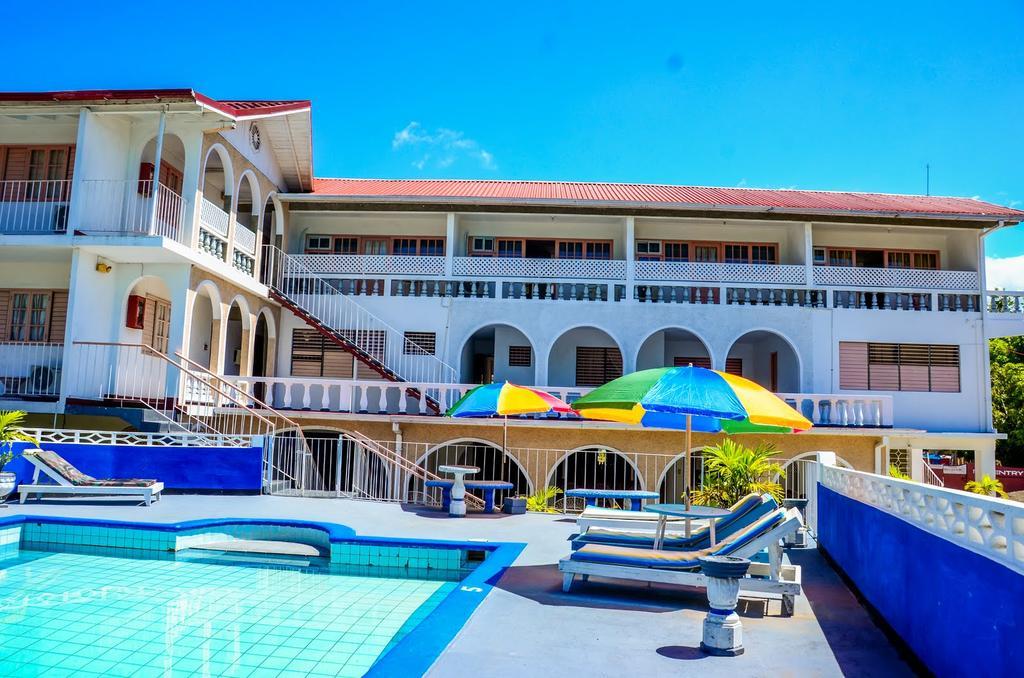 Marine View Hotel Очо Риос Екстериор снимка